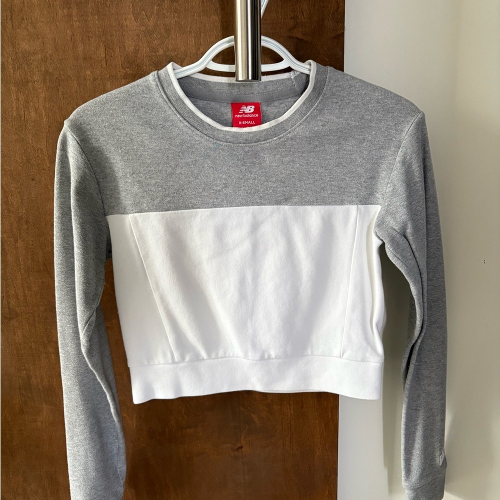 New Balance Women's Two-Tone Gray and White Sweatshirt